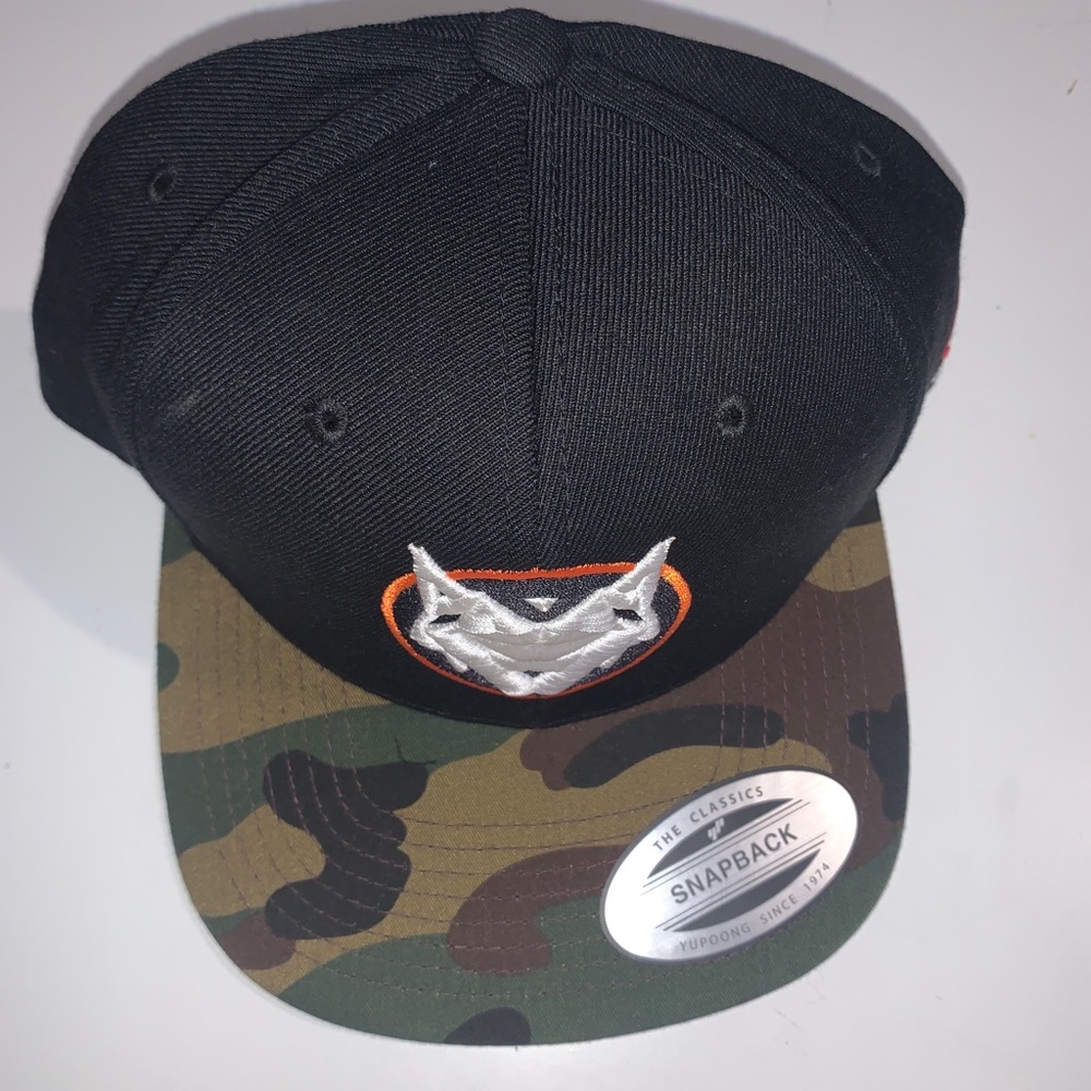 Hat - Picture 3 of 8